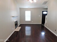 100 Meadowbrook Ln photo'