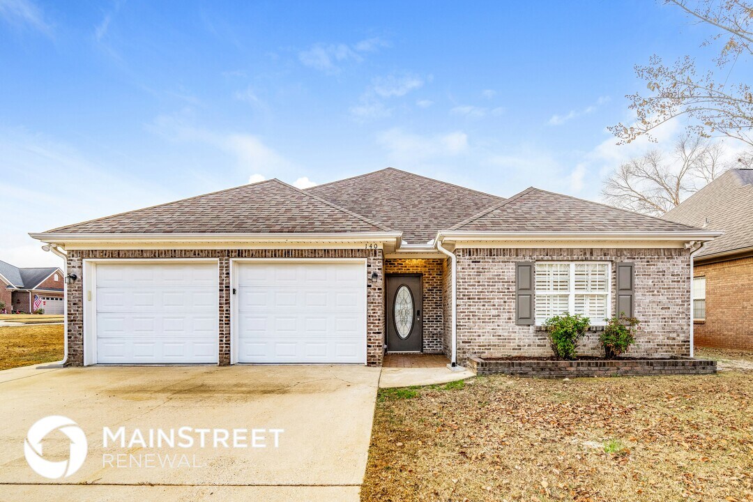 140 Camellia Ln in Pell City, AL - Foto de edificio