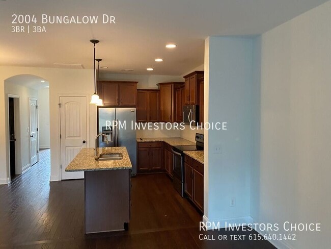 2004 Bungalow Dr in Thompson's Station, TN - Building Photo - Building Photo