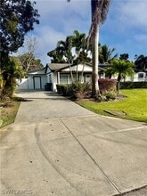 733 Pine Cone Ln in Naples, FL - Building Photo - Building Photo