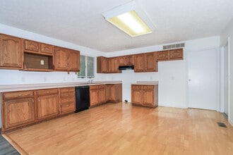 273 Lindy Ave in Middletown, OH - Foto de edificio - Building Photo