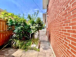 59 Vanguard Dr in Toronto, ON - Building Photo - Building Photo