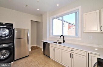 241 Bridge St in Phoenixville, PA - Building Photo - Building Photo