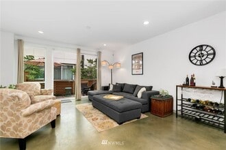 7016 California Ave SW in Seattle, WA - Building Photo - Building Photo