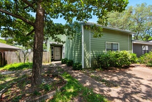 62 4th Ave in Shalimar, FL - Building Photo