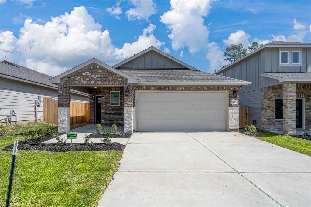 18628 Century Pne Ln in Conroe, TX - Building Photo