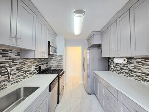 1935 Wilson Ln in McLean, VA - Building Photo - Building Photo