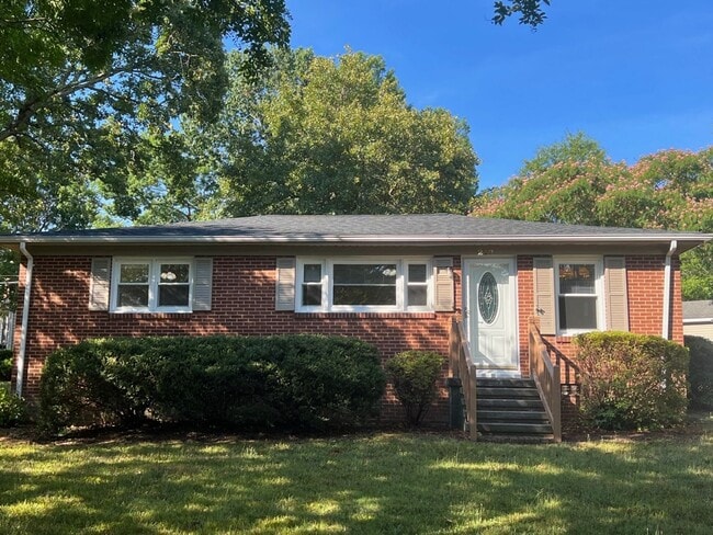 217 Tremont Dr in Burlington, NC - Building Photo - Building Photo