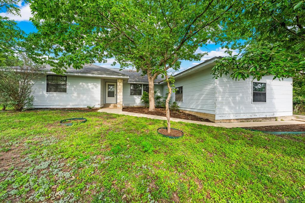 290 Lazy Creek Rd in Ingram, TX - Building Photo