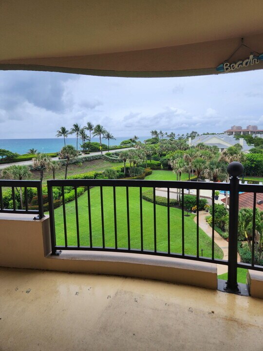 101 Ocean Bluffs Blvd in Jupiter, FL - Building Photo