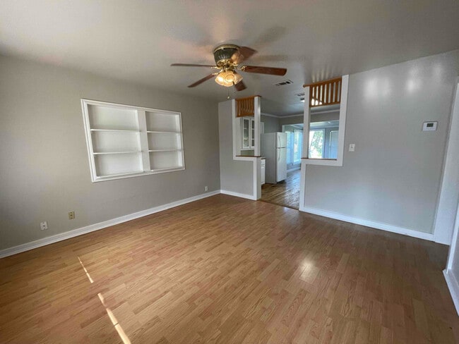 546 N Ave D in Springtown, TX - Building Photo - Building Photo