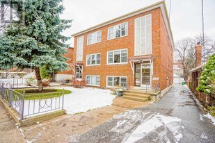 295 Indian Grove in Toronto, ON - Building Photo