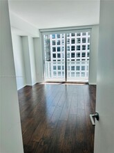 500 Brickell Ave in Miami, FL - Building Photo - Building Photo