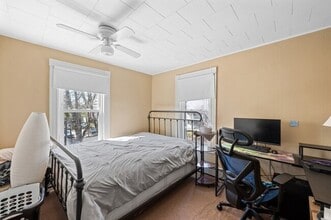 8 Central St, Unit Apt 2 in North Brookfield, MA - Building Photo - Building Photo