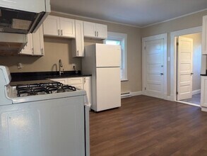 159 Plymouth St in Bridgewater, MA - Building Photo - Building Photo