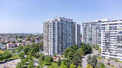 Consulate 1 in Toronto, ON - Building Photo - Building Photo