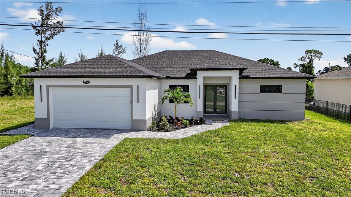 3531 NE 17th Ave in Cape Coral, FL - Foto de edificio