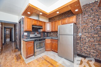 464 Pulaski St in Brooklyn, NY - Building Photo - Building Photo