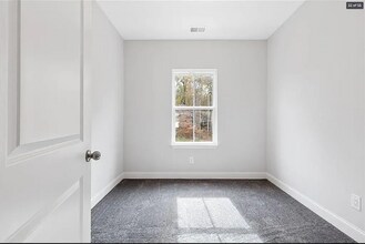 547 Hardy Dr in Acworth, GA - Building Photo - Building Photo