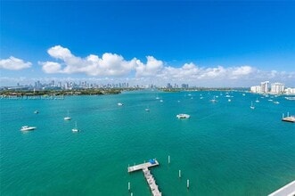 1000 West Ave, Unit 1524 in Miami Beach, FL - Building Photo - Building Photo