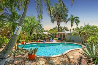 1449 NE 23rd St in Wilton Manors, FL - Building Photo - Building Photo