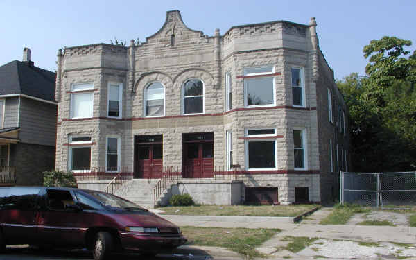 7044-7046 S Yale Ave in Chicago, IL - Building Photo