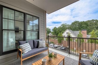 1180 Canton St in Roswell, GA - Building Photo - Building Photo