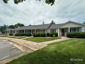 814 Guilford College Rd in Greensboro, NC - Building Photo - Building Photo