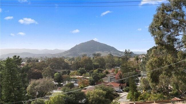 381 Santa Maria Ave in San Luis Obispo, CA - Foto de edificio - Building Photo