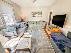 68 Pleasant St in Cambridge, MA - Building Photo - Building Photo