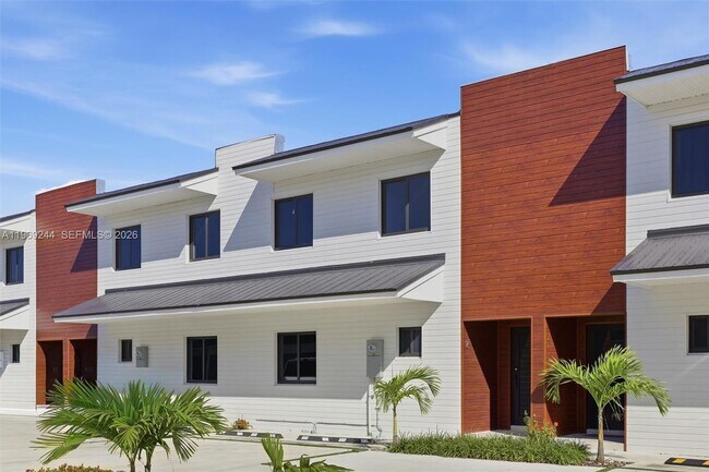 936 NW 10th St in Florida City, FL - Building Photo - Building Photo