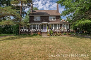 2430 Woodmere Dr in Cleveland Heights, OH - Building Photo