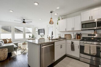 2901 Glen Rae St in Austin, TX - Building Photo - Building Photo