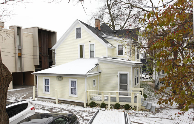 1311 Wilmot St in Ann Arbor, MI - Foto de edificio - Building Photo