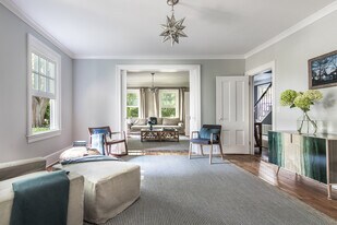 274 Main St in Amagansett, NY - Building Photo