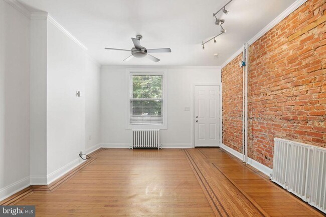 3881 Manor St in Philadelphia, PA - Building Photo - Building Photo