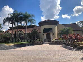 5168 Conroy Rd in Orlando, FL - Foto de edificio - Building Photo