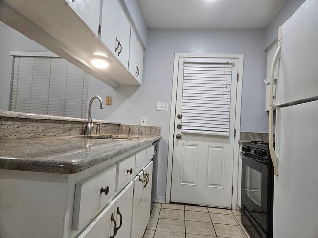 property at 2305 Cottonwood Dr