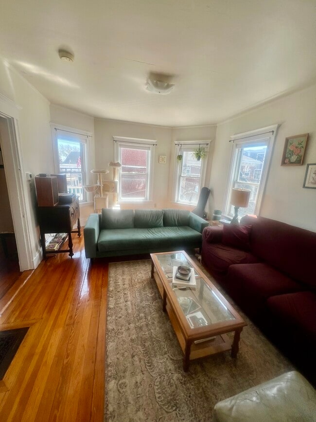 3 Newbury St, Unit 3 Newbury Street # 2 Somerville, MA in Somerville, MA - Building Photo - Building Photo