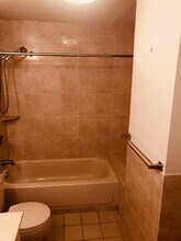 133 Harmon Cove Tower in Secaucus, NJ - Building Photo - Building Photo