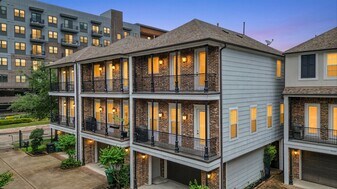 922 W 20th St in Houston, TX - Building Photo