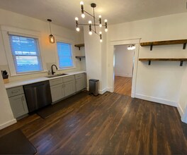 1212-C McChesney Ave, Unit B in Nashville, TN - Foto de edificio - Building Photo