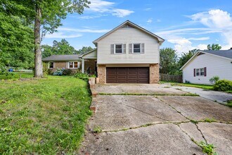 5024 Timbrook Ln in Winston-Salem, NC - Building Photo - Building Photo