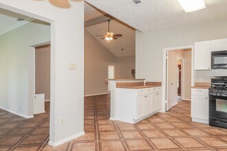 17214 Thorhill St in Spring, TX - Building Photo - Building Photo