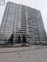 400 Webb Dr in Mississauga, ON - Building Photo