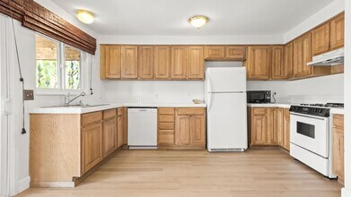241 Avenida Serra in San Clemente, CA - Building Photo - Building Photo
