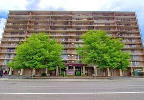 2225 Buchtel Blvd S, Unit 303 Apartments