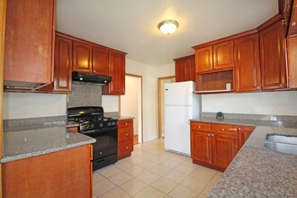 2600 E 20th St in Oakland, CA - Building Photo - Building Photo