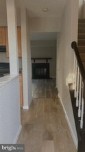 153 Edinburgh Square in Sterling, VA - Building Photo - Building Photo