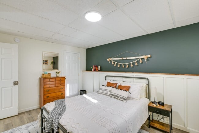 2893 Ohio St, Unit Downstairs B in Glenburn, ME - Building Photo - Building Photo